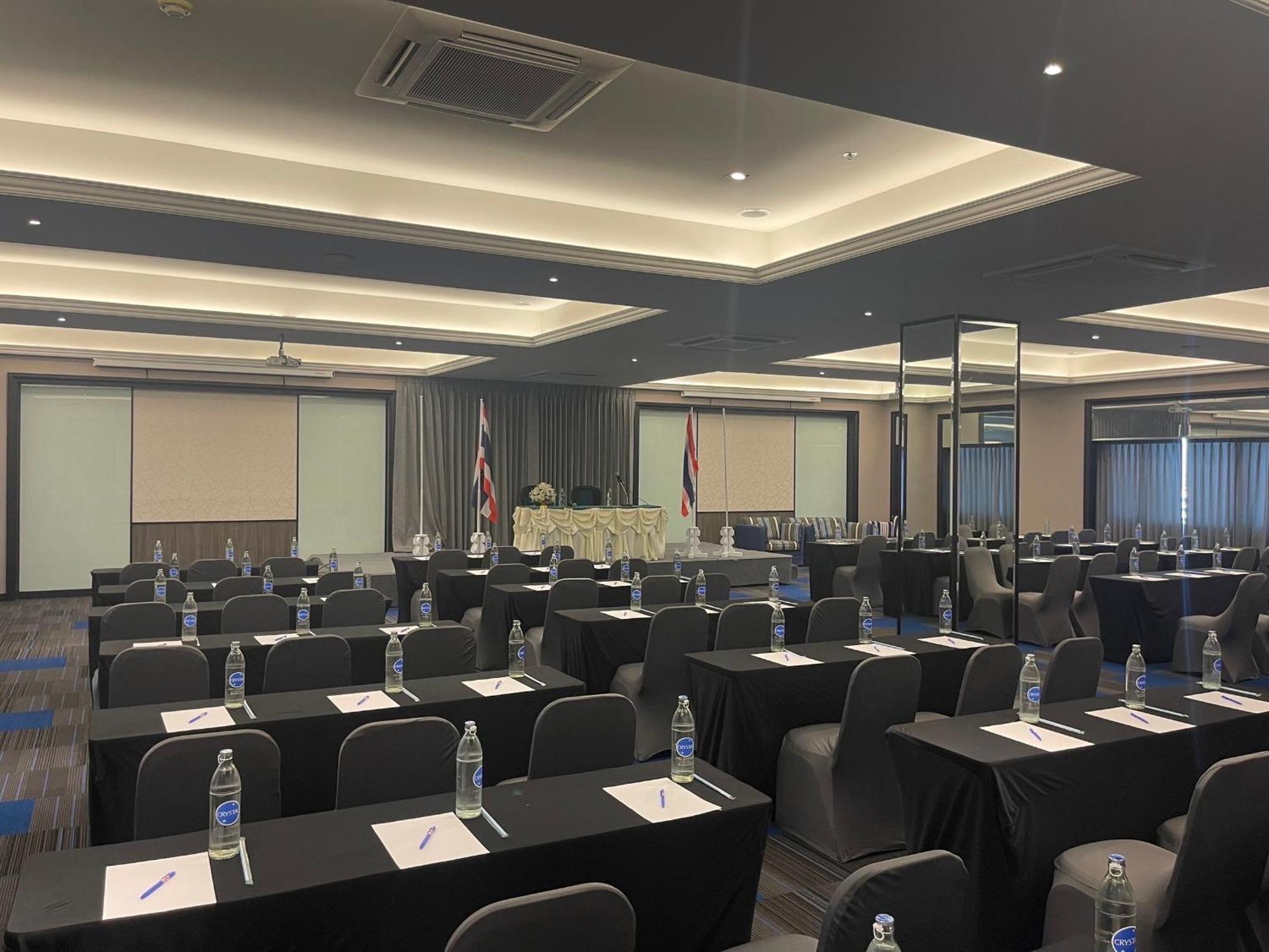 Witz Bangkok Ramkhamhaeng Hotel Exterior photo